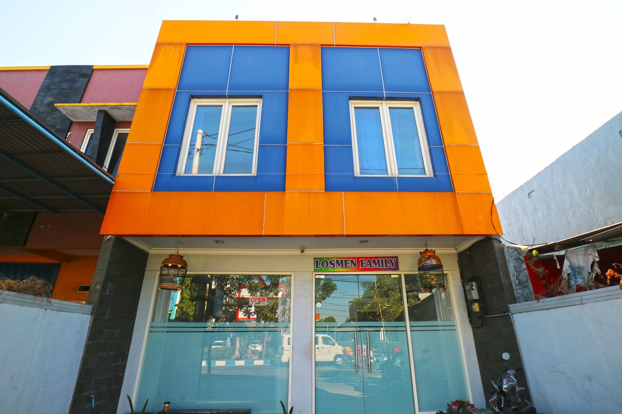 Losmen Family Syariah Bypass Juanda Mitra Reddoorz Brebek Exteriör bild